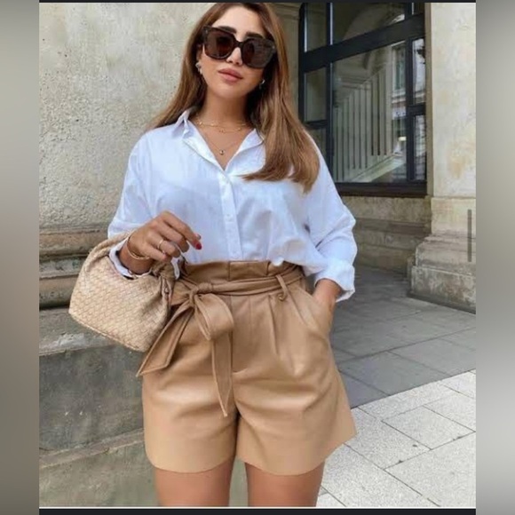 Stylish Tan High-Waisted Shorts with belt - Picture 1 of 3